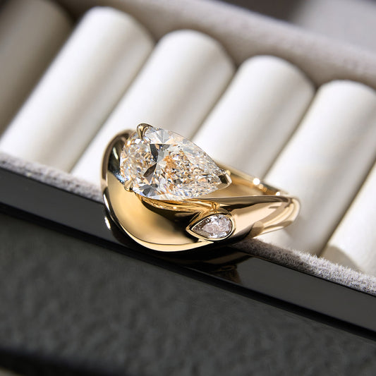 Curved Chunky Ring Asymmetric Pear