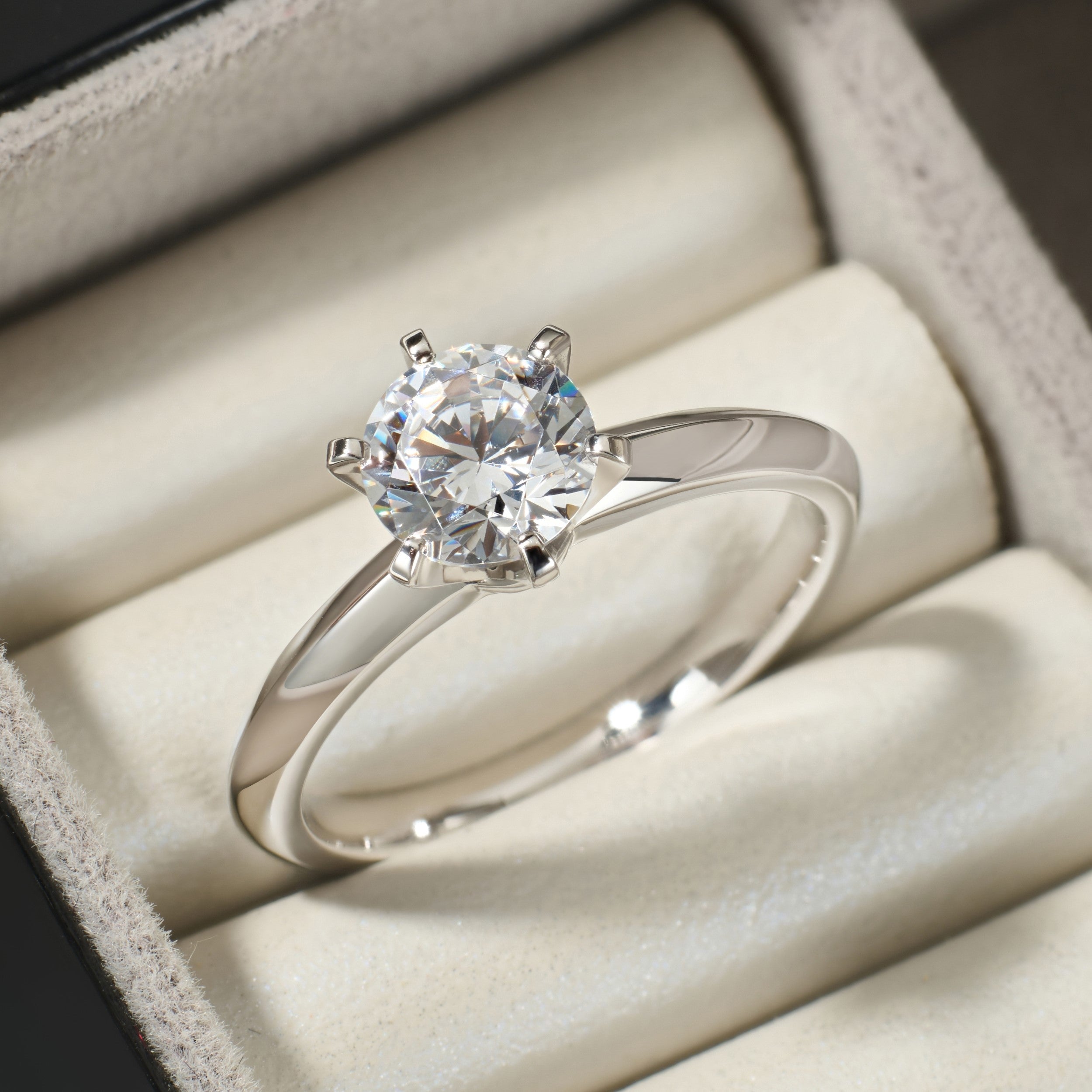 Certate in 14K White Gold